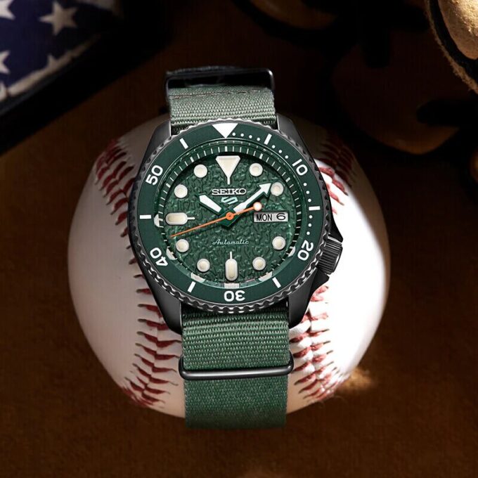 Seiko5 for menn Japan / Sør-Korea Mote